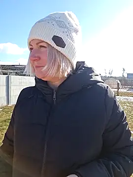 Snapshot of -Schweppes- chatting on February 20, 10:48 am -Schweppes- online show from February 20, 10:48 am