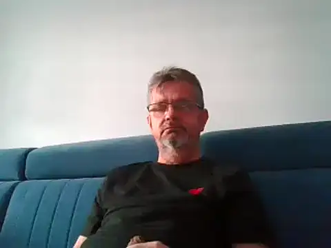 Snapshot of axecoman60 chatting on February 10, 7:04 am axecoman60 online show from February 10, 7:04 am