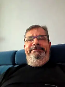 Snapshot of axecoman60 chatting on December 2, 7:14 am axecoman60 online show from December 2, 7:14 am