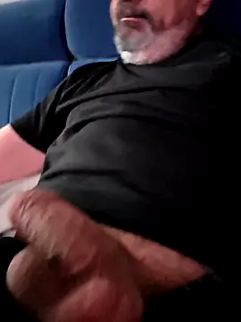 axecoman60 online show from March 12, 3:51 pm