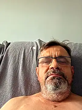 Snapshot of axecoman60 chatting on July 5, 10:11 am axecoman60 online show from July 5, 10:11 am