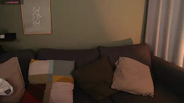 Bellla Haddid online show from January 29, 12:33 am