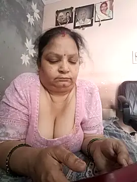Snapshot of Kavya_kapoor chatting on May 15, 8:54 am Kavya kapoor online show from May 15, 8:54 am
