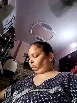 Snapshot of Kavya_kapoor chatting on May 17, 4:10 am Kavya kapoor online show from May 17, 4:10 am