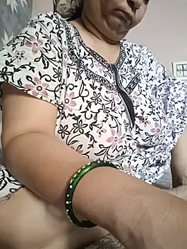 Snapshot of Kavya_kapoor chatting on June 6, 2:05 am Kavya kapoor online show from June 6, 2:05 am