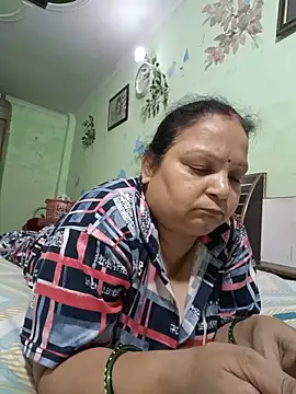 Snapshot of Kavya_kapoor chatting on June 10, 8:35 am Kavya kapoor online show from June 10, 8:35 am