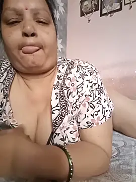 Snapshot of Kavya_kapoor chatting on June 14, 2:24 am Kavya kapoor online show from June 14, 2:24 am