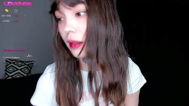 Snapshot of Dark_Ester chatting on November 17, 10:54 am Dark Ester online show from November 17, 10:54 am