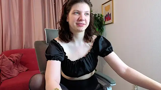 Snapshot of Baby_Evalena chatting on June 10, 5:07 am Baby Evalena online show from June 10, 5:07 am