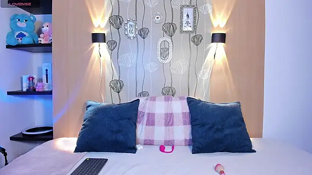 ashley-vega online show from July 29, 5:55 pm