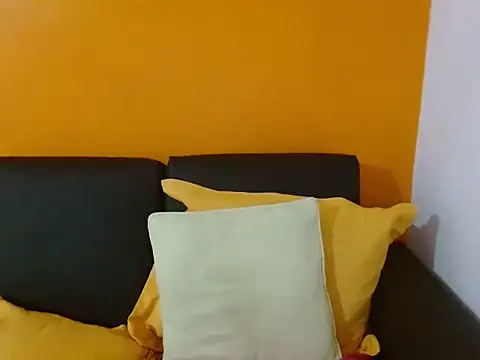 thekelliecapri online show from September 11, 3:39 am