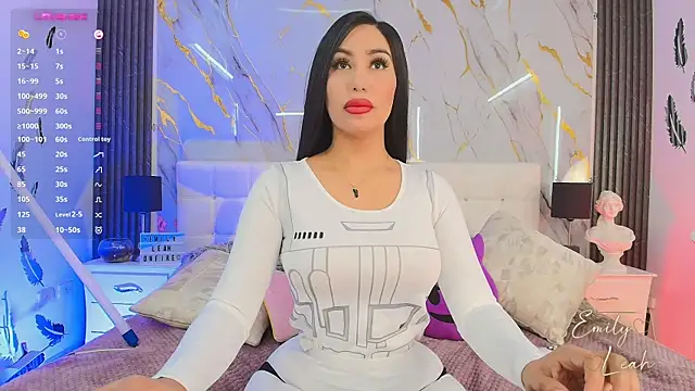 Snapshot of EmilyLeah_ chatting on May 5, 3:09 pm EmilyLeah online show from May 5, 3:09 pm