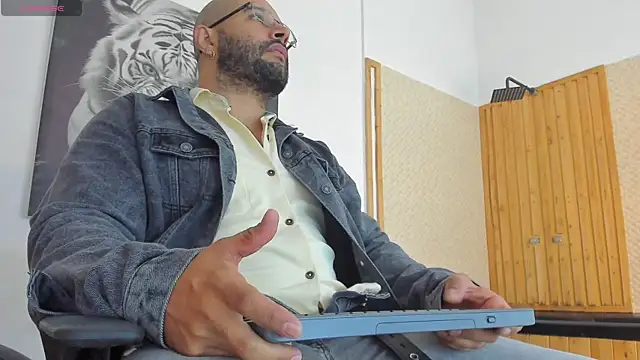 Luke  09 online show from October 1, 11:05 am