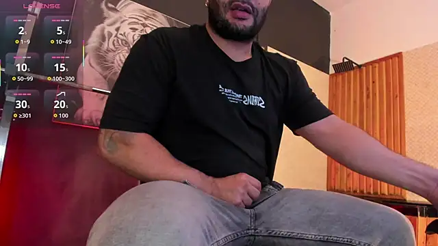 Snapshot of Luke__09 chatting on July 9, 12:09 pm Luke 09 online show from July 9, 12:09 pm