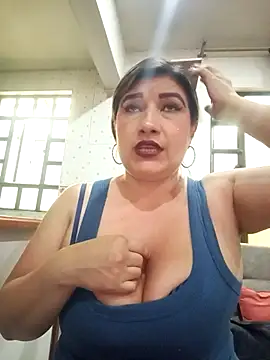 Hannahcandyy online show from November 6, 10:10 pm