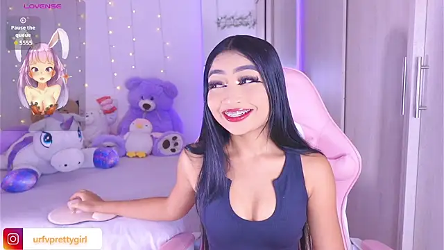 urfavprettygirl online show from June 5, 9:15 am