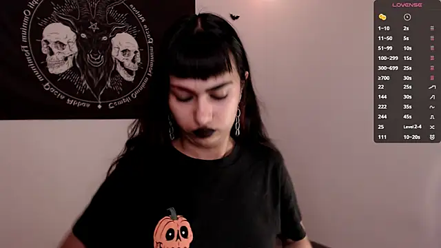 Little-Lucifer online show from October 31, 1:50 am