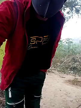 Snapshot of Fucker_boy_1 chatting on January 3, 1:48 am Fucker boy 1 online show from January 3, 1:48 am