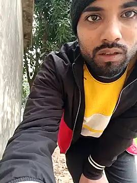 Snapshot of Fucker_boy_1 chatting on January 14, 4:57 am Fucker boy 1 online show from January 14, 4:57 am