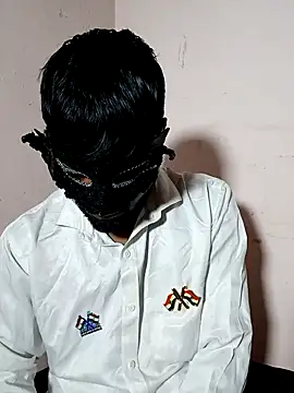 Snapshot of Fucker_boy_1 chatting on January 26, 5:23 am Fucker boy 1 online show from January 26, 5:23 am