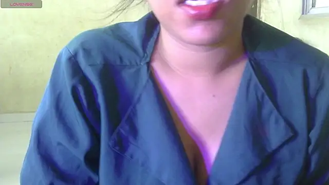 Snapshot of Preeti-Sexy chatting on June 22, 10:01 am Preeti-Sexy online show from June 22, 10:01 am