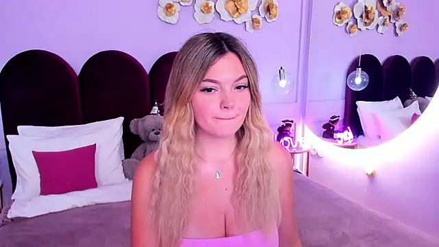 ZaraBloom online show from November 28, 3:20 am