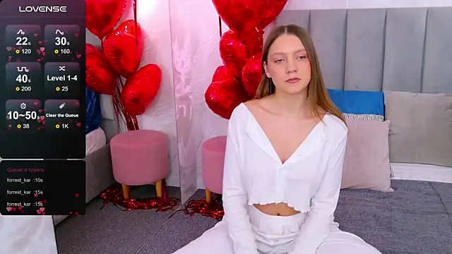 Snapshot of AliceBrayan chatting on February 18, 8:27 am AliceBrayan online show from February 18, 8:27 am