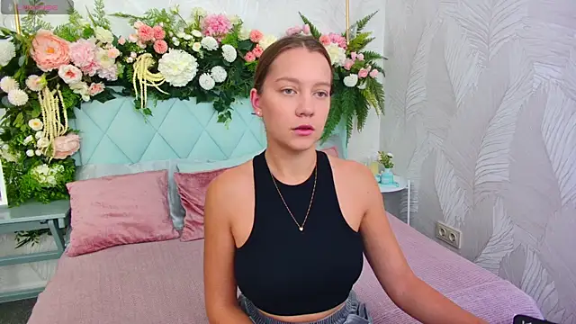 Snapshot of AliceBrayan chatting on October 11, 5:17 am AliceBrayan online show from October 11, 5:17 am