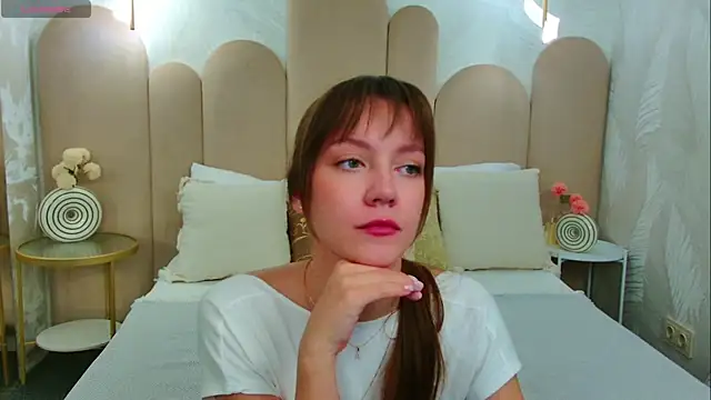 AliceBrayan online show from April 26, 5:10 pm
