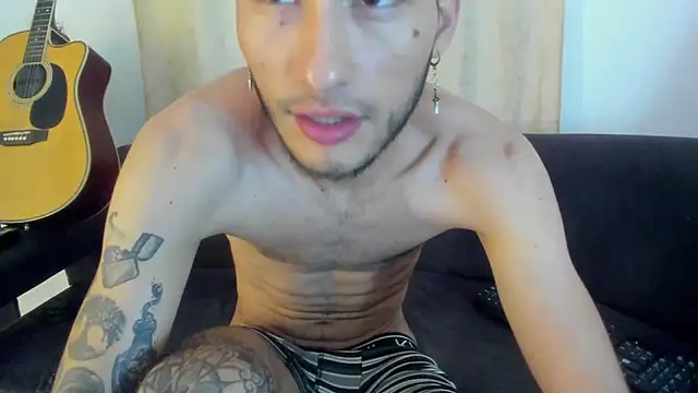 Snapshot of Henrikk_senn chatting on November 9, 11:52 am Henrikk senn online show from November 9, 11:52 am