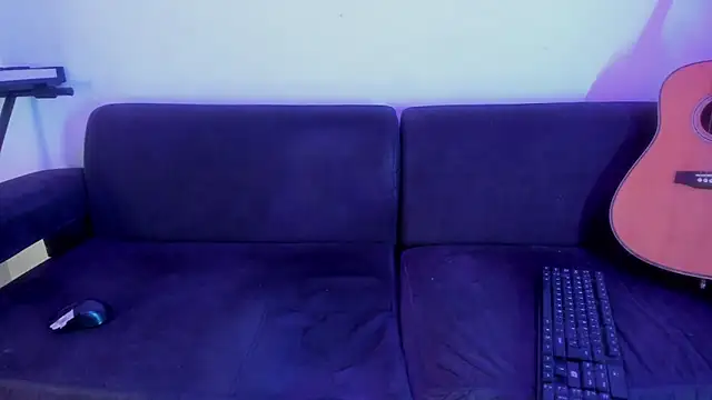 Snapshot of Henrikk_senn chatting on November 19, 3:17 am Henrikk senn online show from November 19, 3:17 am