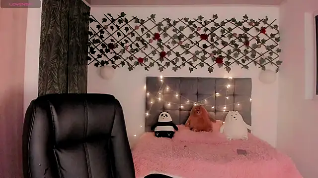 Lilith Miller21 online show from March 23, 5:10 am