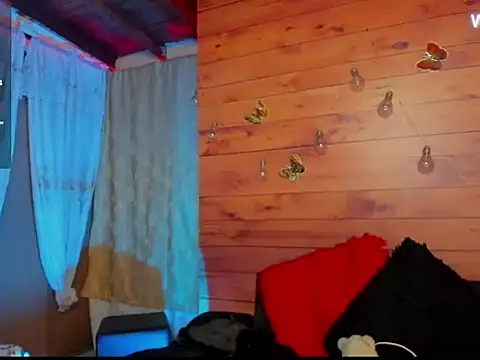 Snapshot of mykaelahoney chatting on October 23, 6:13 am mykaelahoney online show from October 23, 6:13 am