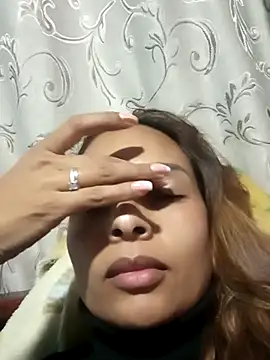 Snapshot of mykaelahoney chatting on November 6, 12:33 am mykaelahoney online show from November 6, 12:33 am