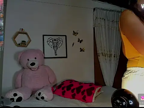 Snapshot of mykaelahoney chatting on November 27, 5:09 am mykaelahoney online show from November 27, 5:09 am