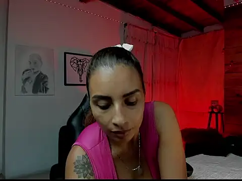 Snapshot of mykaelahoney chatting on December 3, 5:48 am mykaelahoney online show from December 3, 5:48 am