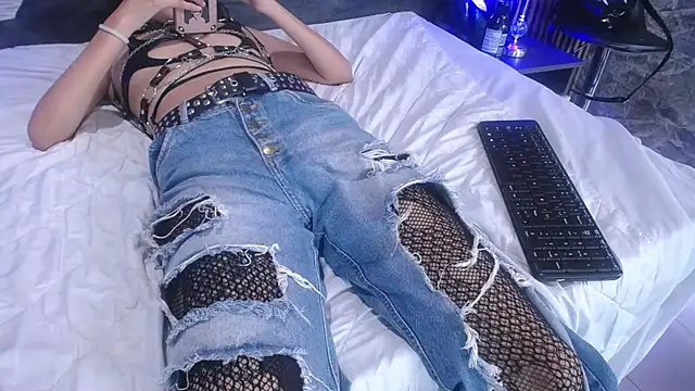 bellatrix25 online show from December 6, 11:47 pm