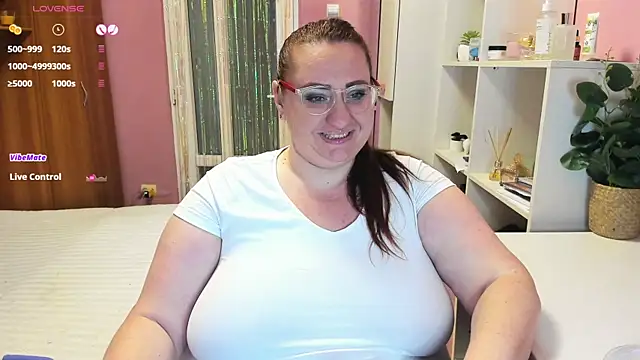 Snapshot of lovely_adelle chatting on January 30, 8:53 pm lovely adelle online show from January 30, 8:53 pm