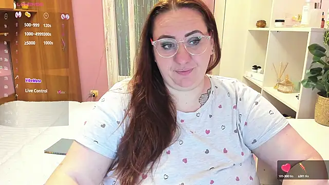 Snapshot of lovely_adelle chatting on February 2, 3:39 pm lovely adelle online show from February 2, 3:39 pm