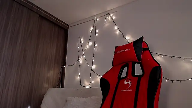 thomas gun online show from December 21, 8:54 pm