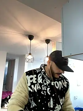 thomas gun online show from January 11, 9:42 pm