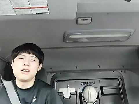 Snapshot of whitebriefboy chatting on May 26, 10:06 pm whitebriefboy online show from May 26, 10:06 pm