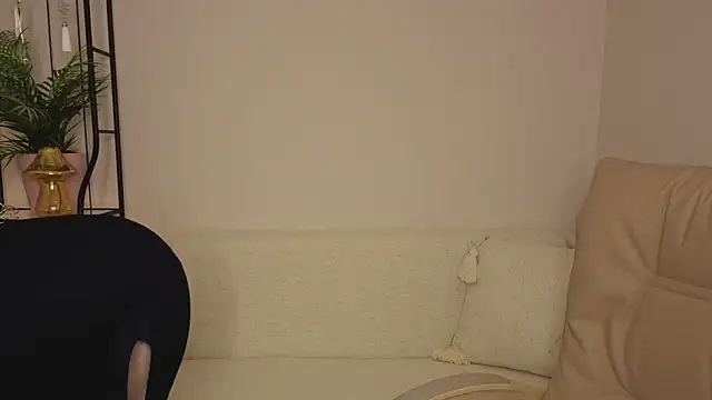 Snapshot of Helens_love chatting on July 6, 2:30 am Helens love online show from July 6, 2:30 am