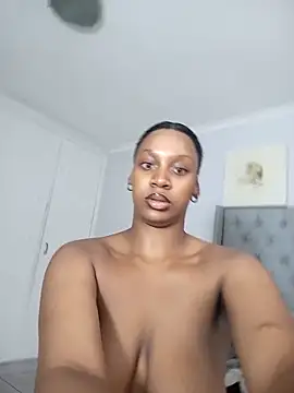 Snapshot of Candy_Love_18 chatting on February 13, 3:35 pm Candy Love 18 online show from February 13, 3:35 pm