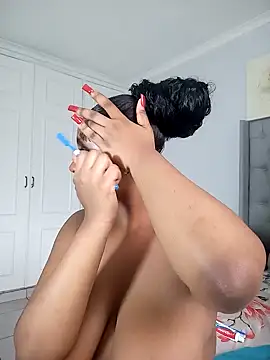 Snapshot of Candy_Love_18 chatting on February 19, 10:12 am Candy Love 18 online show from February 19, 10:12 am