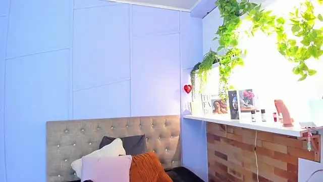 Snapshot of amber-hill chatting on June 24, 12:15 pm amber-hill online show from June 24, 12:15 pm