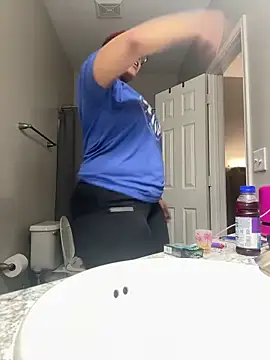 SexyHoneyRedd online show from December 28, 12:15 am