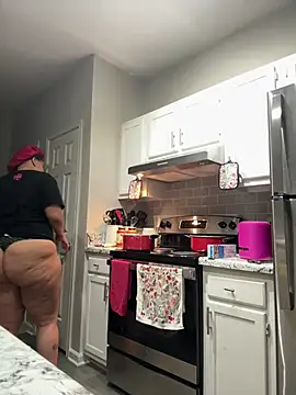 SexyHoneyRedd online show from January 1, 1:37 am