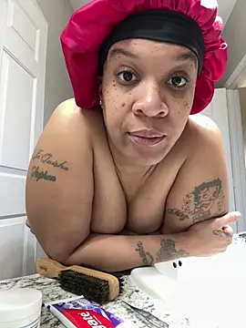 SexyHoneyRedd online show from January 13, 11:41 am