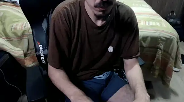 Snapshot of ViniBruv chatting on March 9, 5:11 am ViniBruv online show from March 9, 5:11 am